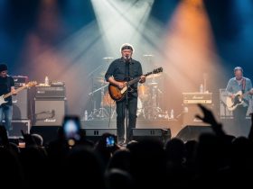Der unsterbliche Groove: Neuigkeiten zu Dire Straits‘ beliebten Liedern und Alben